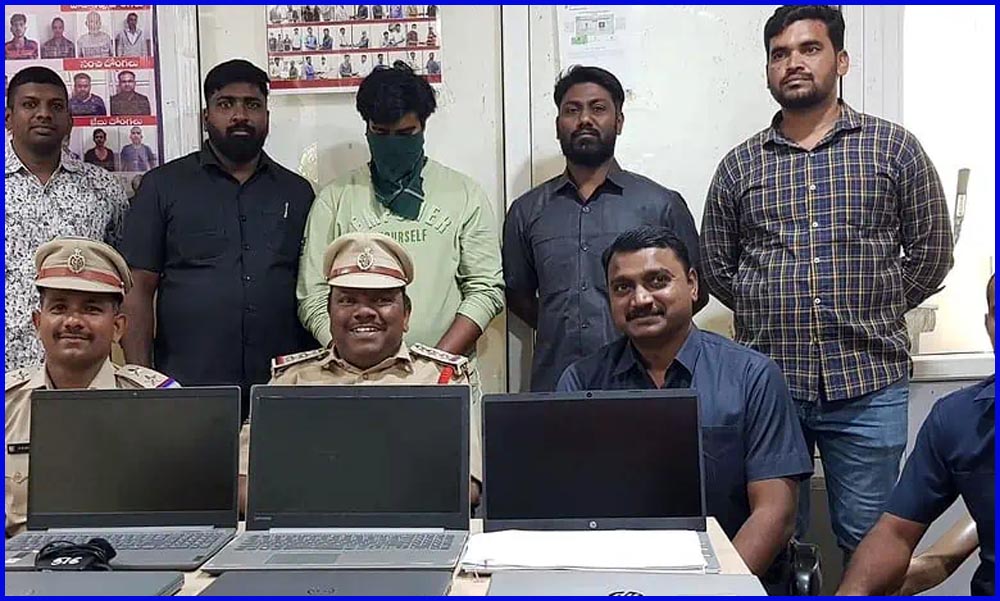 stealing-laptops-from-masjids